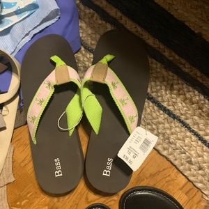 Bass palm tree flip flops
